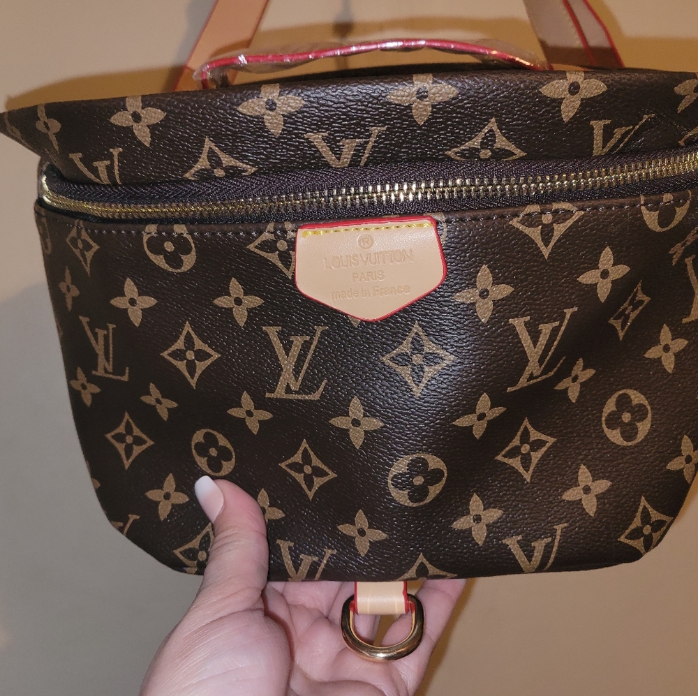 Louis Vuitton Bum Bag (Faux)